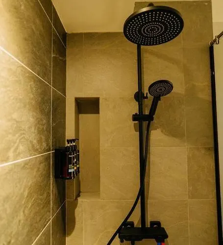Villa Grey Rock Mountain W/ Private Pool & Jacuzzi Balamban