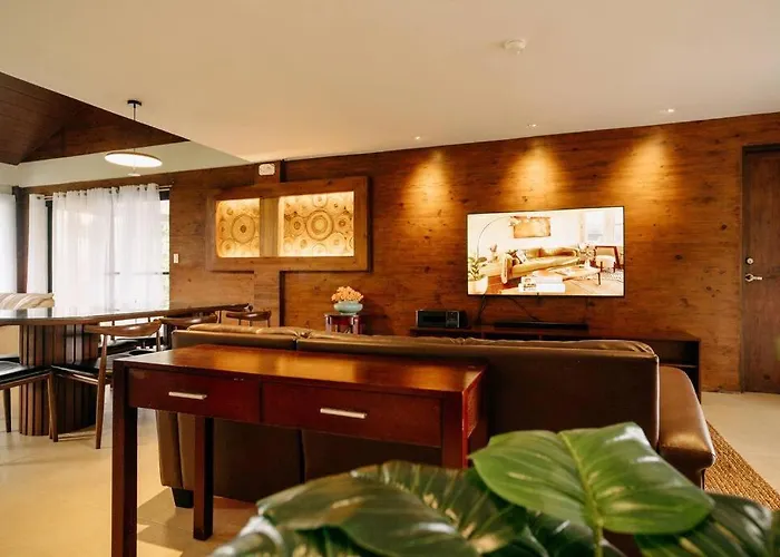 Villa Grey Rock Mountain W/ Private Pool & Jacuzzi Balamban
